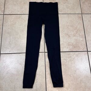Spanx Women's‎ M Navy Seamless Leggings Ankle Mid Rise Workout Yoga